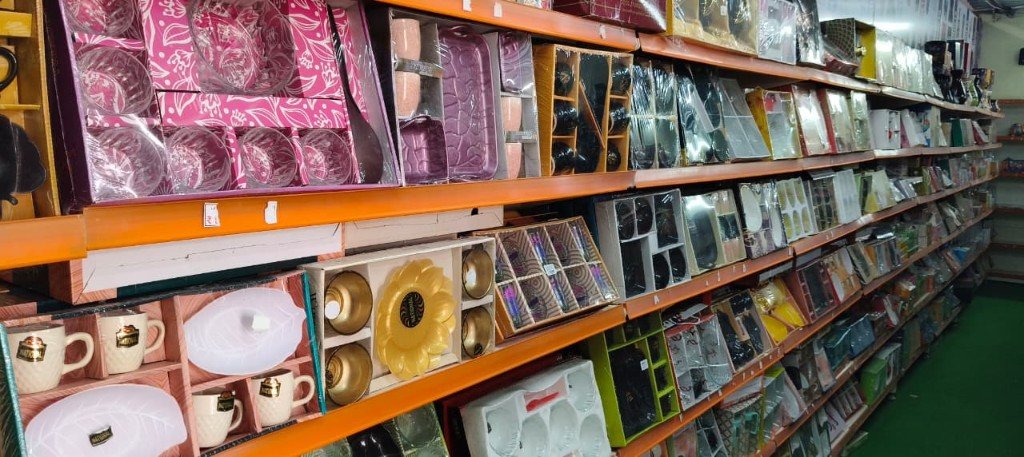 Bazar 99 warehouse aisle