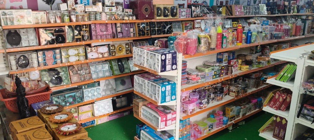 Gift shelves